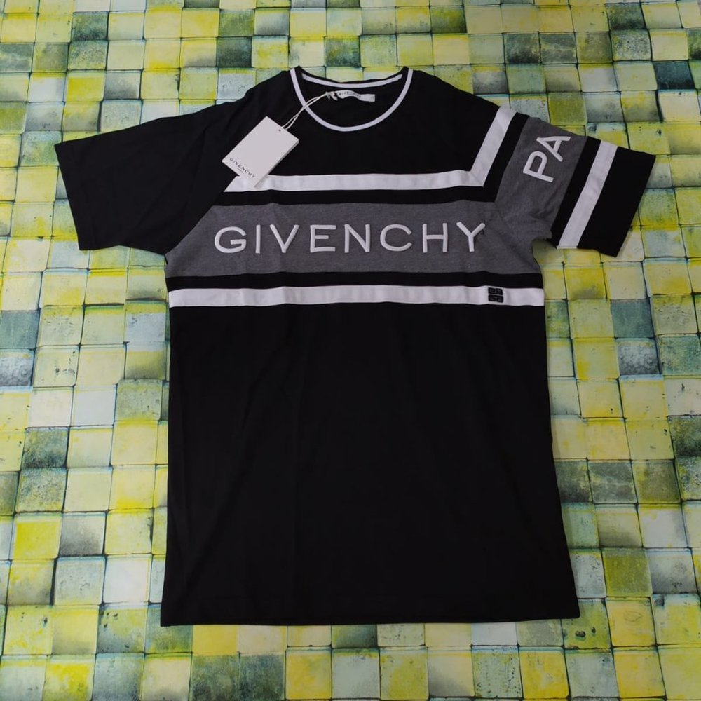 Givenchy men 100% cotton showy t-shirt